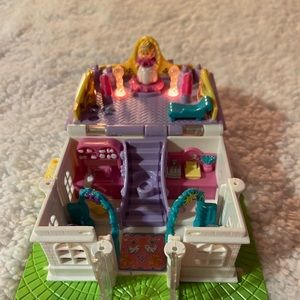 1994 Bluebird Polly Pocket Bridal Salon